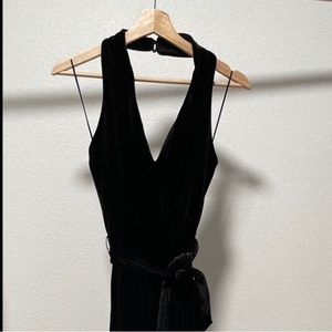 VELVET HALTER-NECK JUMPSUIT